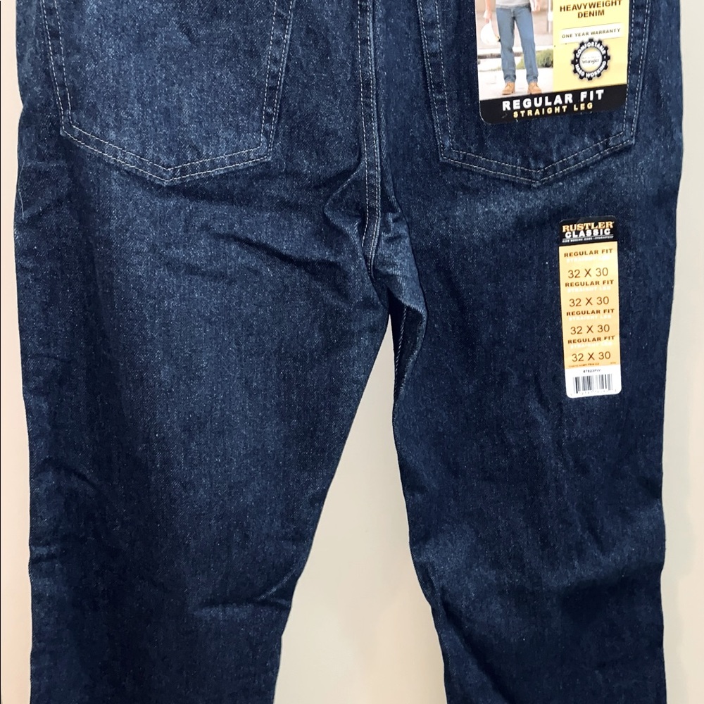 Men’s Classic denim jeans size 32 x 30.